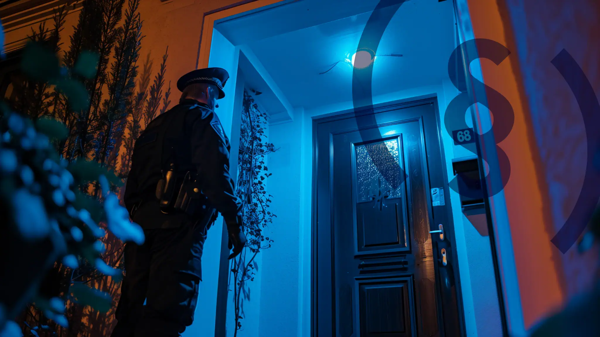 Wann darf die Polizei wirklich in die Wohnung? Was bei Hausdurchsuchungen erlaubt ist und welche Rechte Betroffene haben.